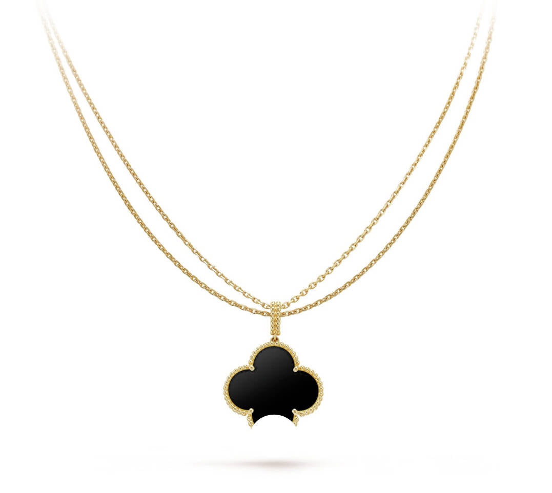 925 silver clover leaf necklace detail view 2