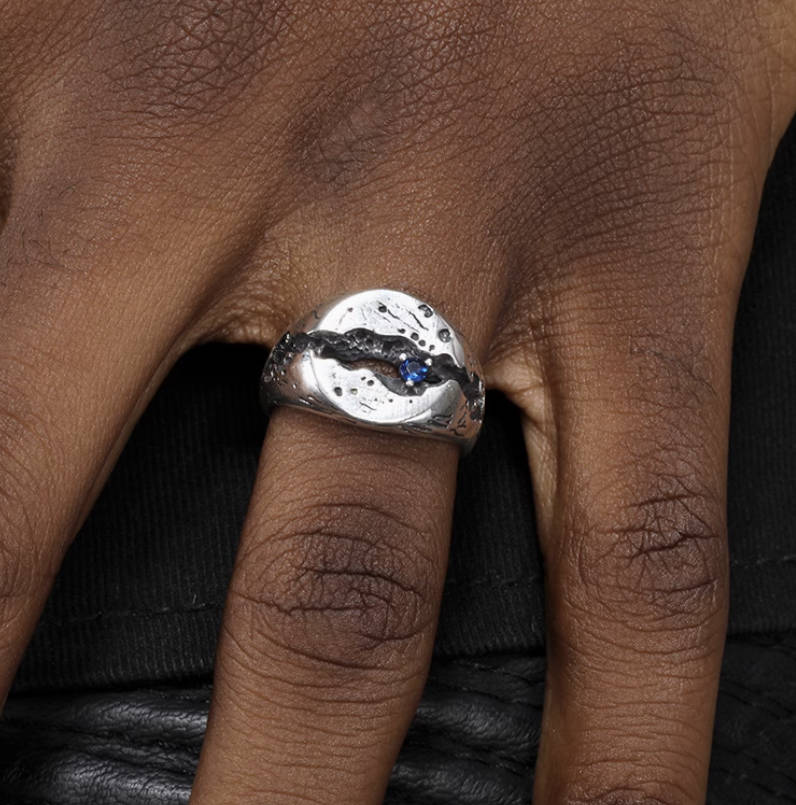 Crowned Ice 925S Silver Broken Pattern Ring – Irregular Design with Blue Zircon Charm