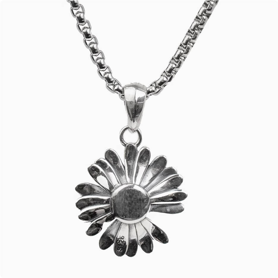 Crowned Ice S925 Silver Daisy Pendant Necklace – Soft Street Style with Floral Energy