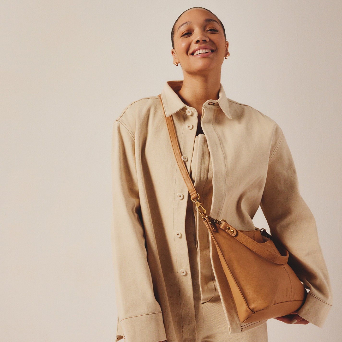 Women‘s Pier Shoulder Bag In Pebbled Leather - Sandstorm