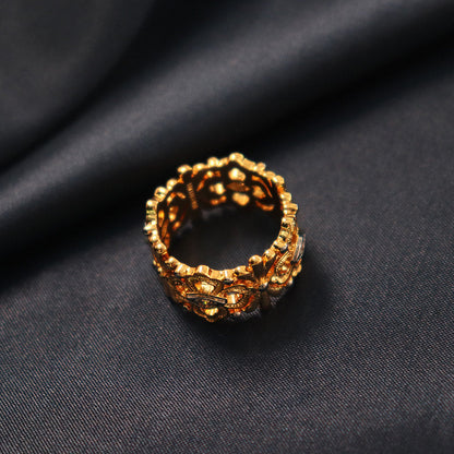 Vintage Palace Clover Ring Textured Gold Hollow Design