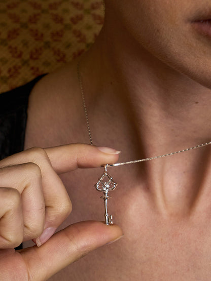 Classical Key & Spade Necklace - An Ancient Symbol on a Golden Collarbone Chain