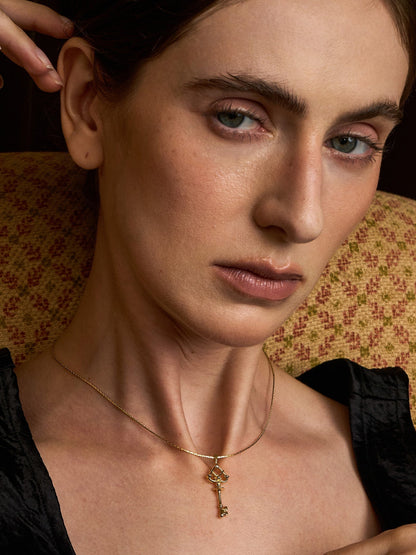 Classical Key & Spade Necklace - An Ancient Symbol on a Golden Collarbone Chain