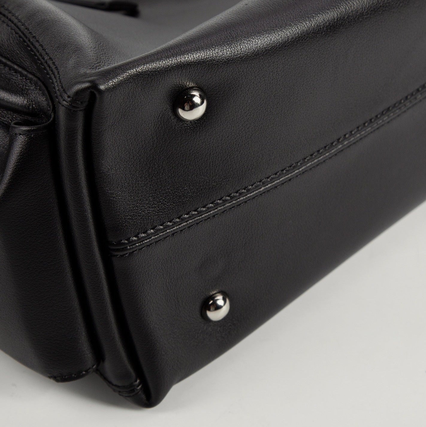 Women's Genuine Leather Handbag with Croc Print, Top Handle, and Versatile Cross-body Shoulder Strap for Everyday Sophistication