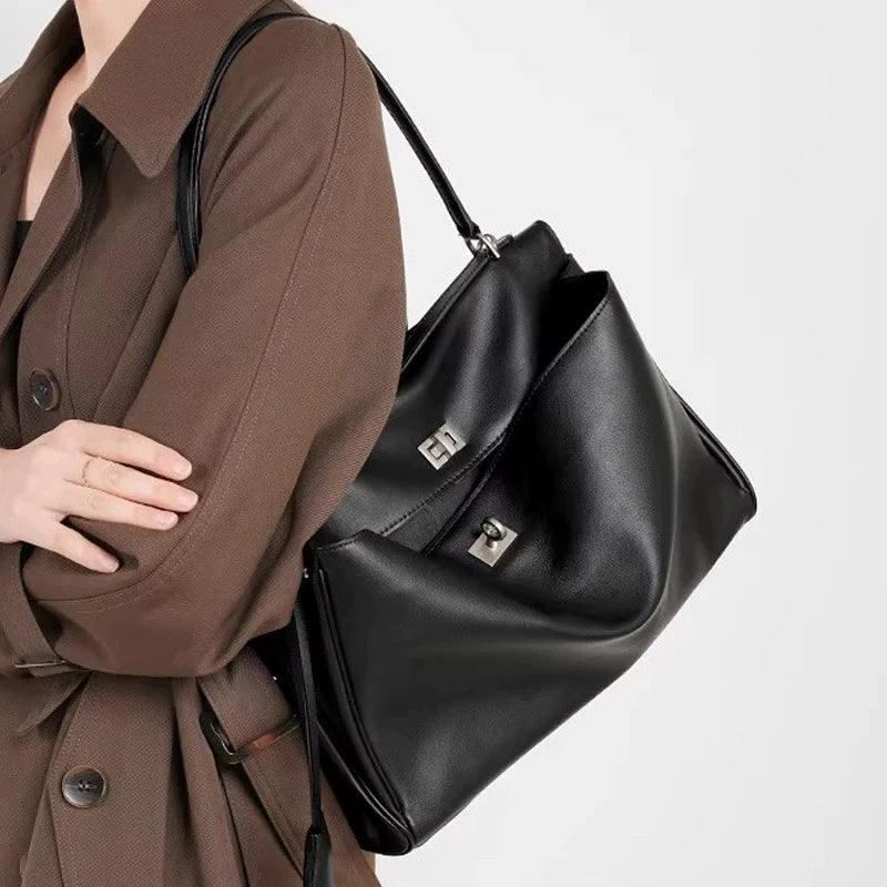 Women's Minimalist Rodeo Curved Genuine Leather Shoulder Bag