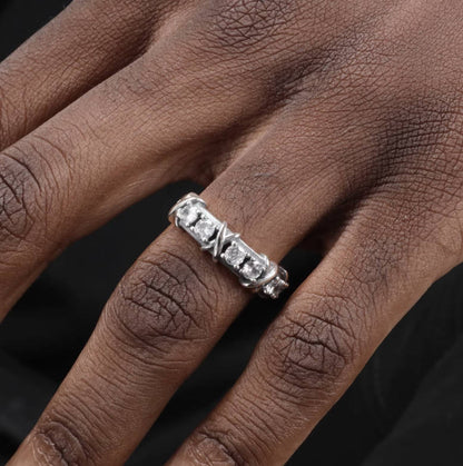 Crowned Ice Ring S925 Vintage Carved Zircon Ring – Cool & Minimalist Style for Men