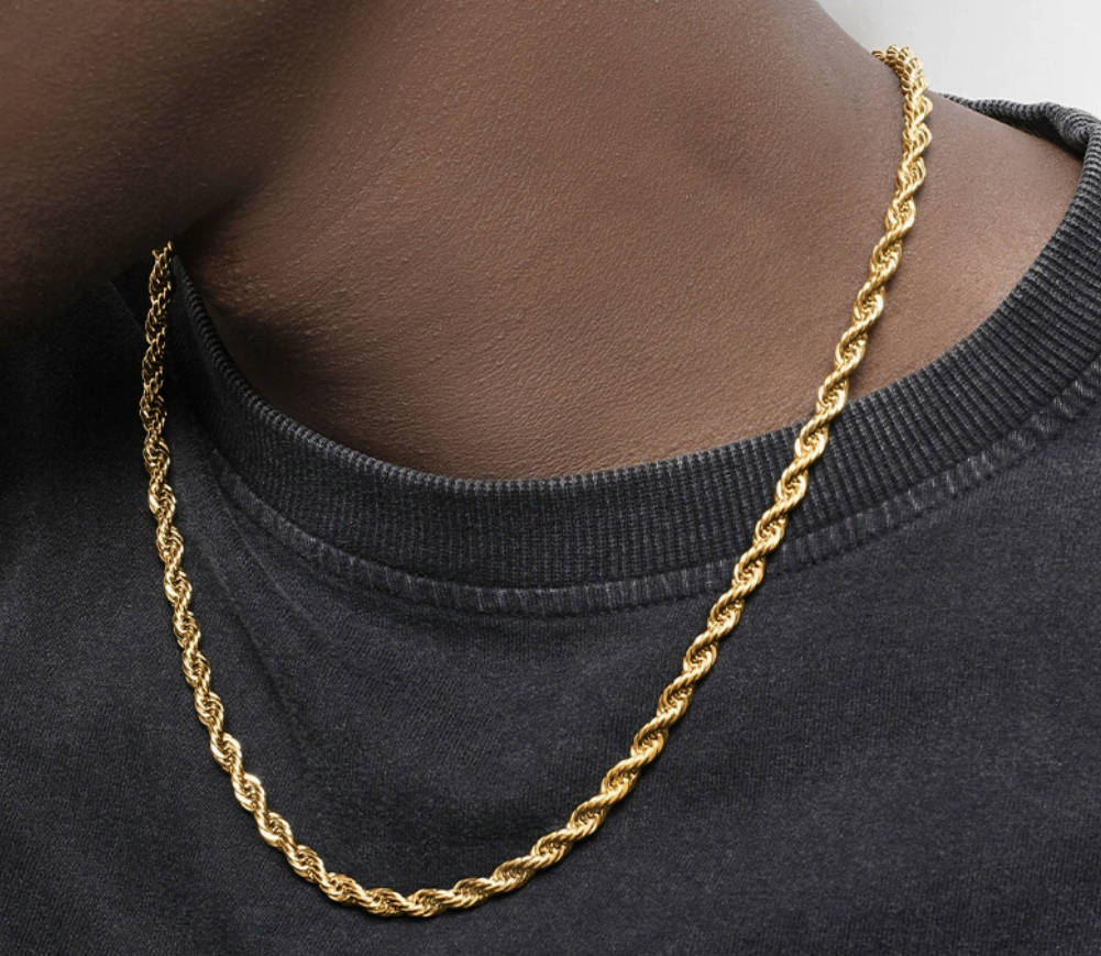 Crowned Ice 18K Gold-Plated Short Twist Rope Chain Necklace – Compact Afro-Inspired Texture Design