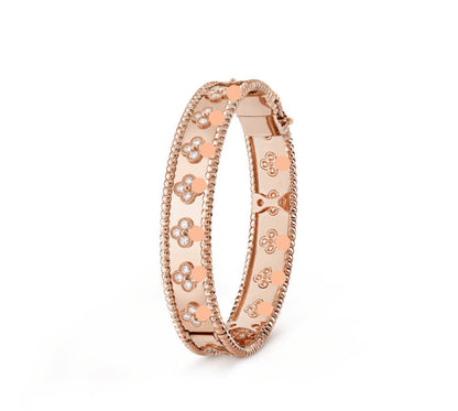 Wanderlust Studio Perlee Clovers Bracelet,18k Gold Plated